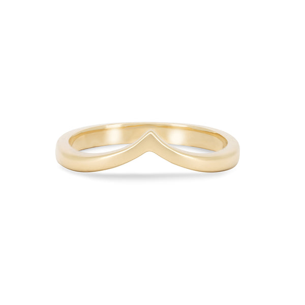 Alternative view of Front view of the Arrow Ring in 14k solid gold, a polished band ring with a subtle arrow design.