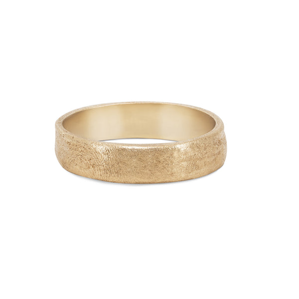 Front view of the Driftwood Men's Wide Wedding Band in 14k gold, featuring a bold, textured driftwood finish.