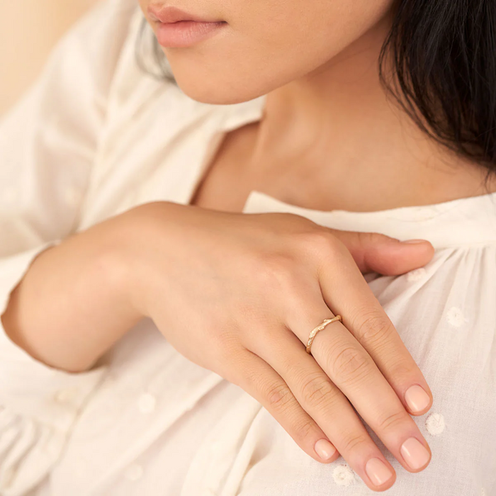 Discover the Beauty of Promise Rings in Dublin: A Perfect Prelude to Your Engagement